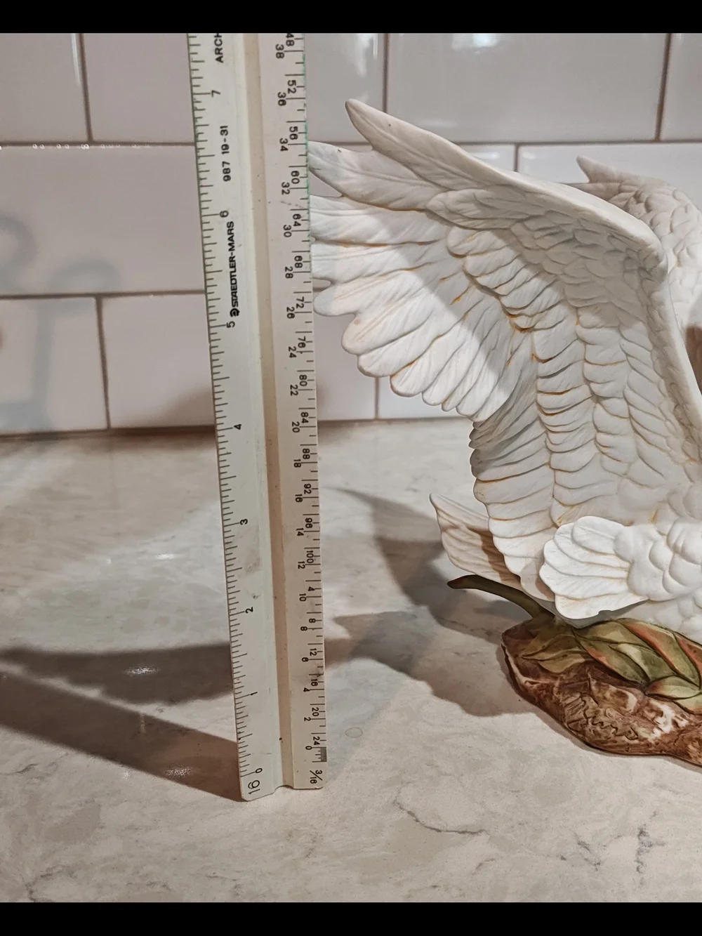 Vintage Cottagecore 1987 Homco Swan Porcelain Figurine on Wooden Base EC!